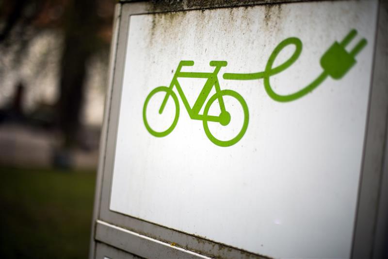 How an Arizona Woman Stopped the Bleed After an E-Bike Accident